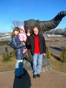Семья Беляковых: Ирина, Аринка (на фото 1 год 10 мес), Егор.