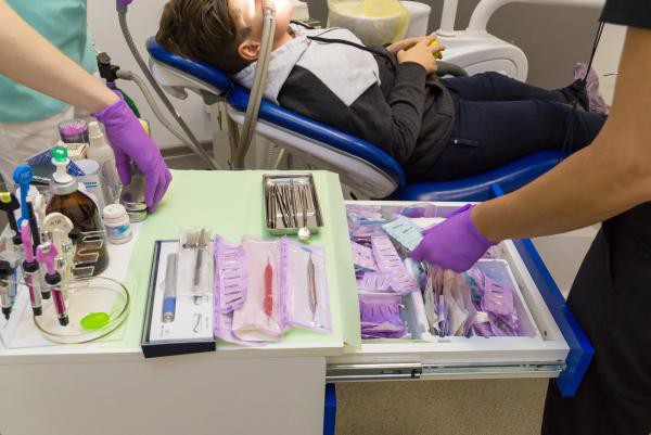 Лечение зубов у детей под седацией